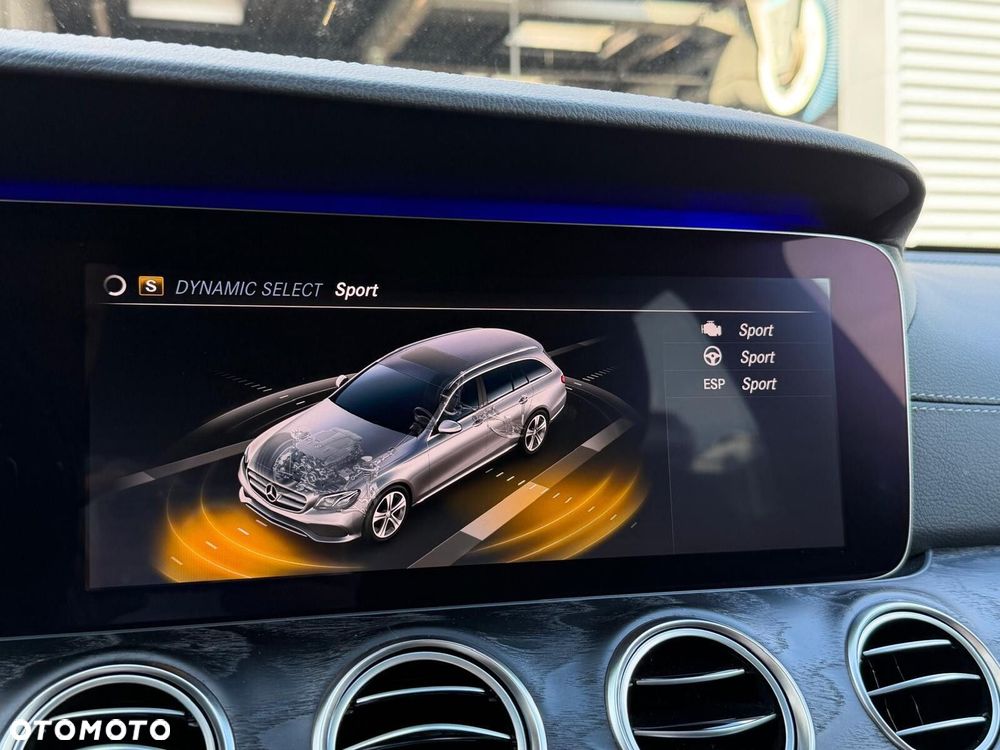 Mercedes-Benz Klasa E 220 d 4-Matic AMG - 41