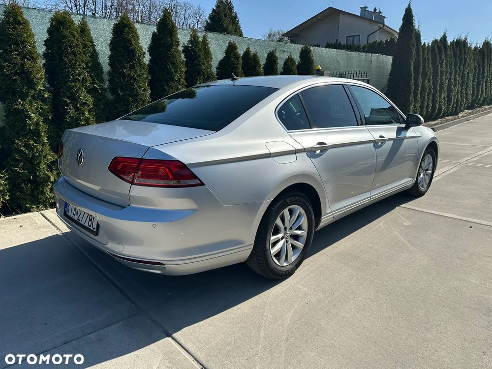 Volkswagen Passat - 2