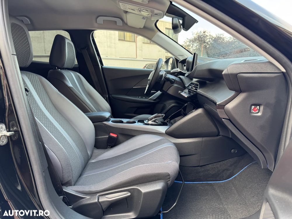 Peugeot 2008 1.2L PureTech 130 S&S EAT8 GT - 17