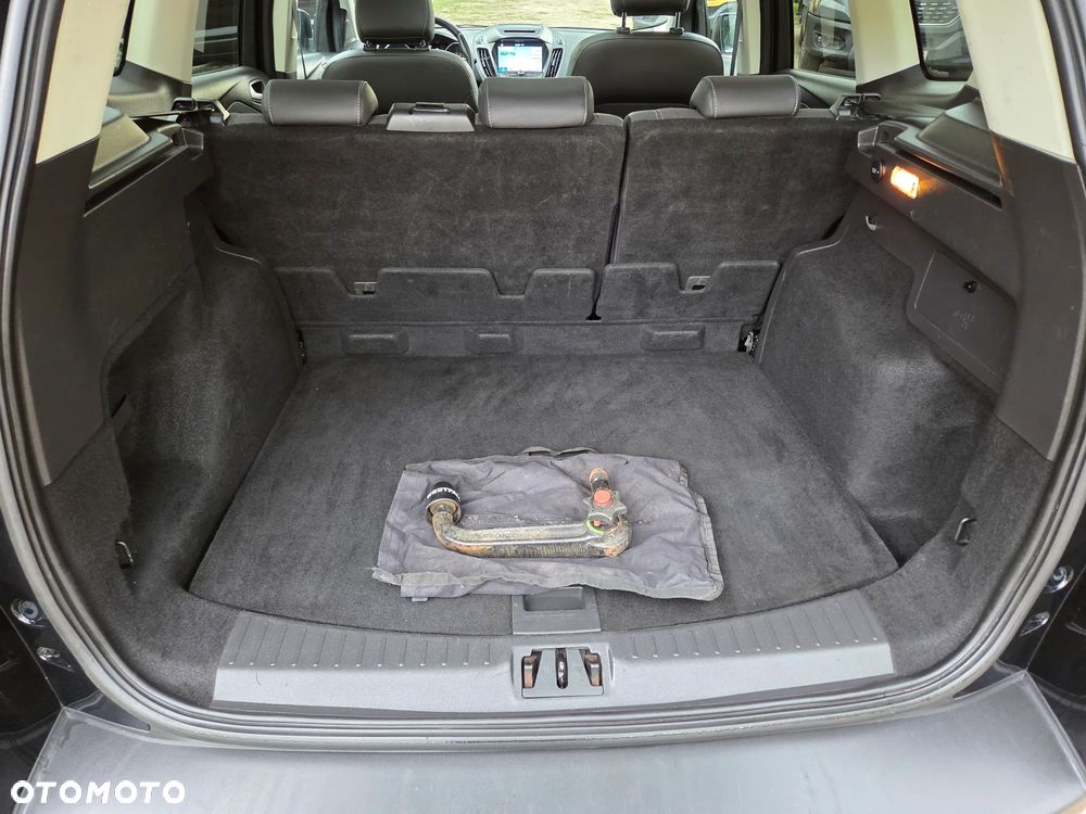 Ford Kuga 1.5 EcoBoost 2x4 Titanium - 19