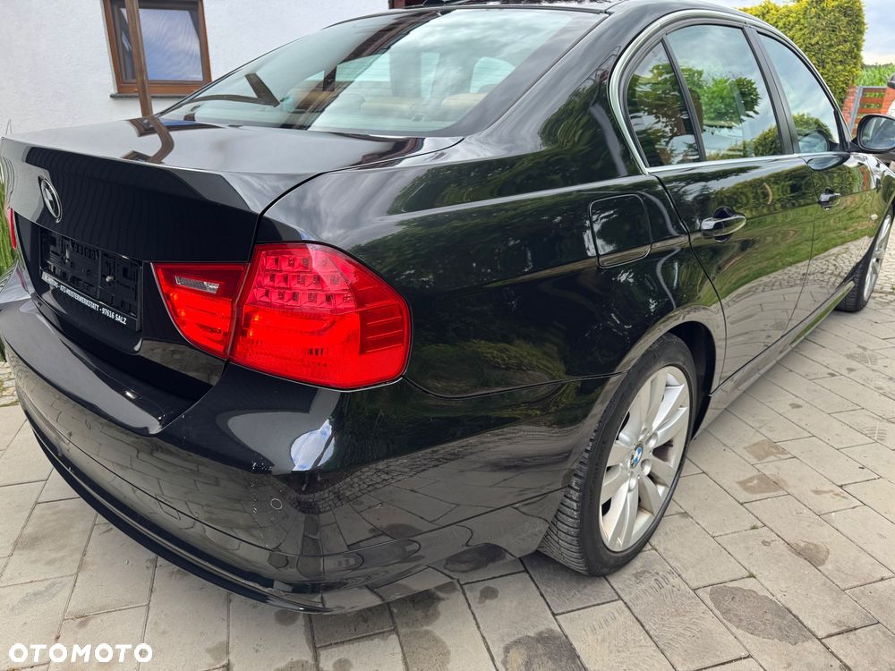 BMW Seria 3 325d DPF Edition Sport - 9