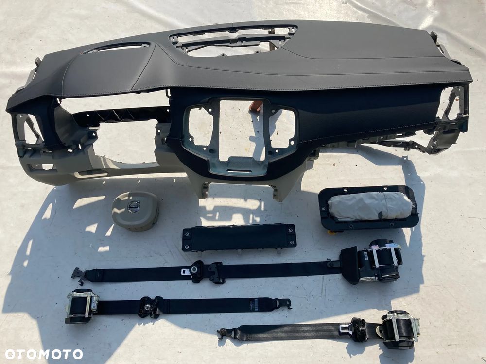 VOLVO XC90 II DESKA KONSOLA KOKPIT PULPIT PÓŁKA PARAPET PODUSZKI POWIETRZNE KIEROWCY PASAZERA KOLAN PODUSZKA POWIETRZNA KOLANOWA AIRBAG PASY PAS SKÓRA EU USA KANADA - 17