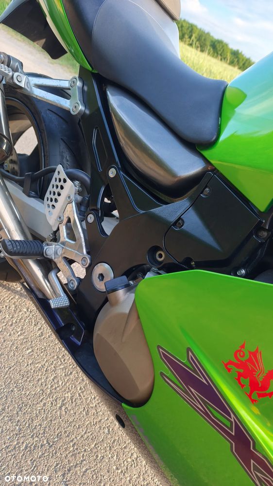 Kawasaki ZXR - 12