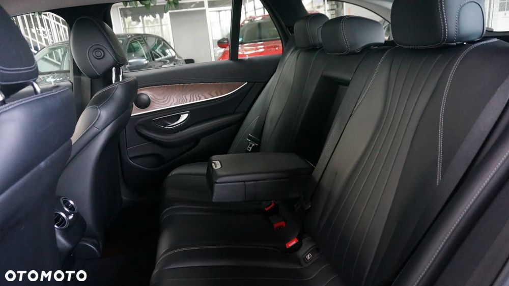 Mercedes-Benz Klasa E 220 d 9G-TRONIC - 27