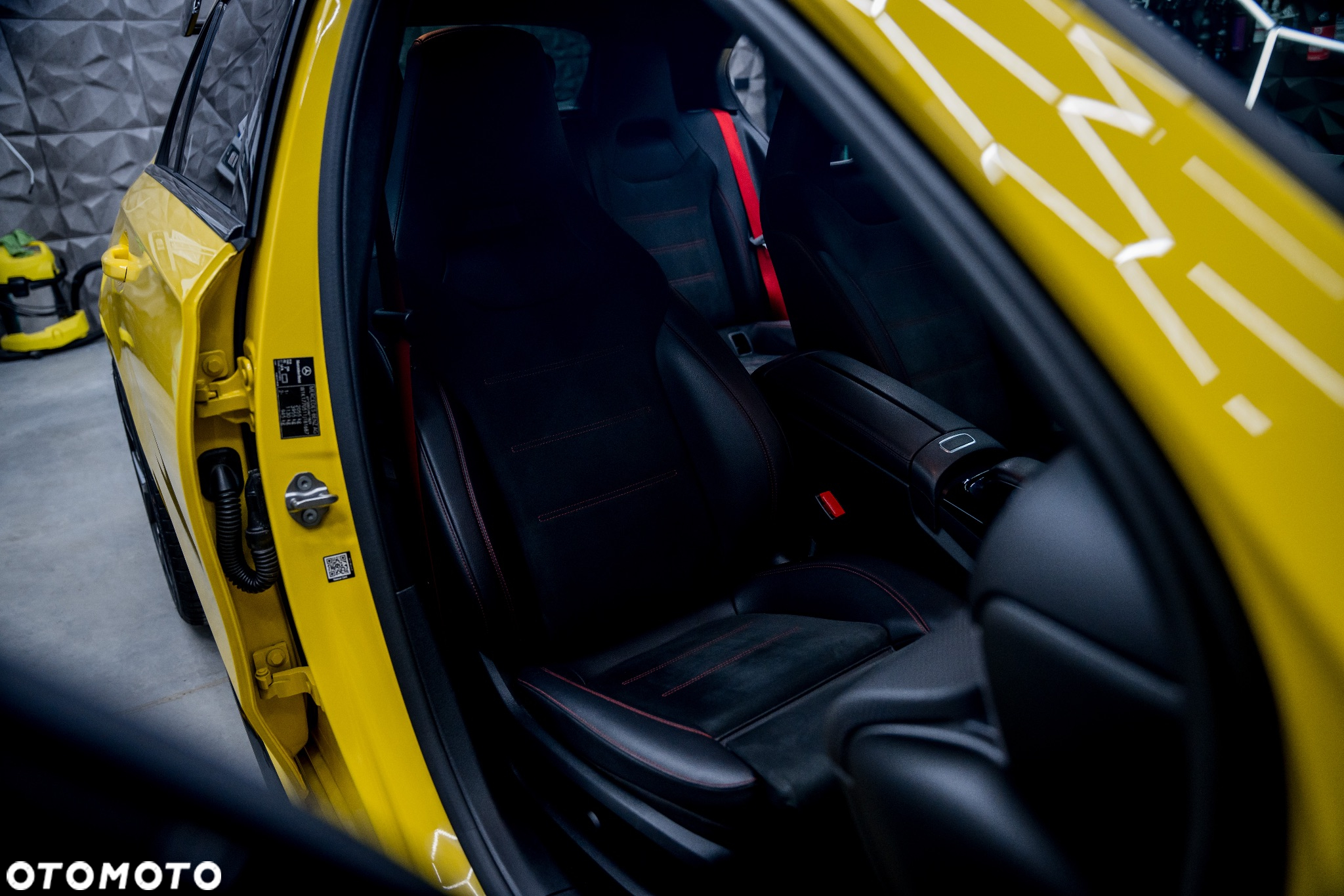 Mercedes-Benz Klasa A 35 AMG 4-Matic Edition 1 7G-DCT - 31