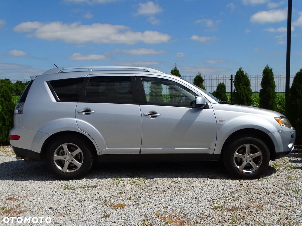 Mitsubishi Outlander 2.0 DID Instyle - 25