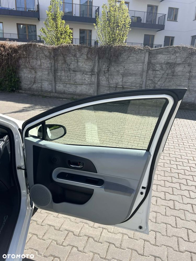 Toyota Prius - 14