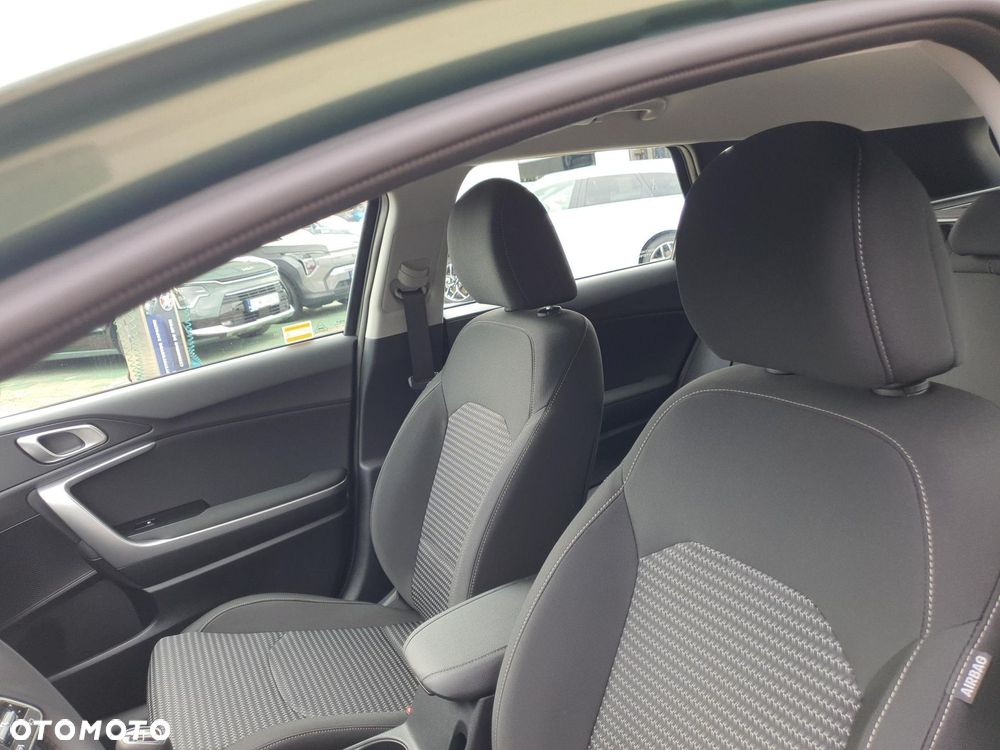 Kia Ceed 1.5 T-GDI M - 11