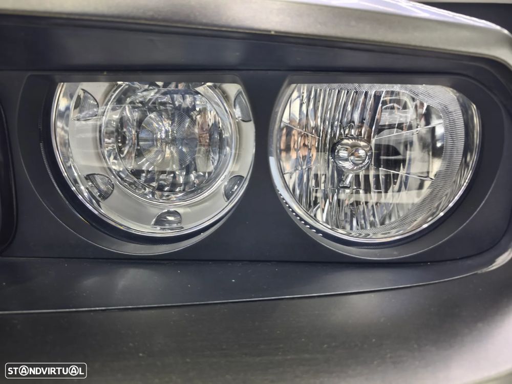 Dodge Challenger Auto SXT Plus - 13