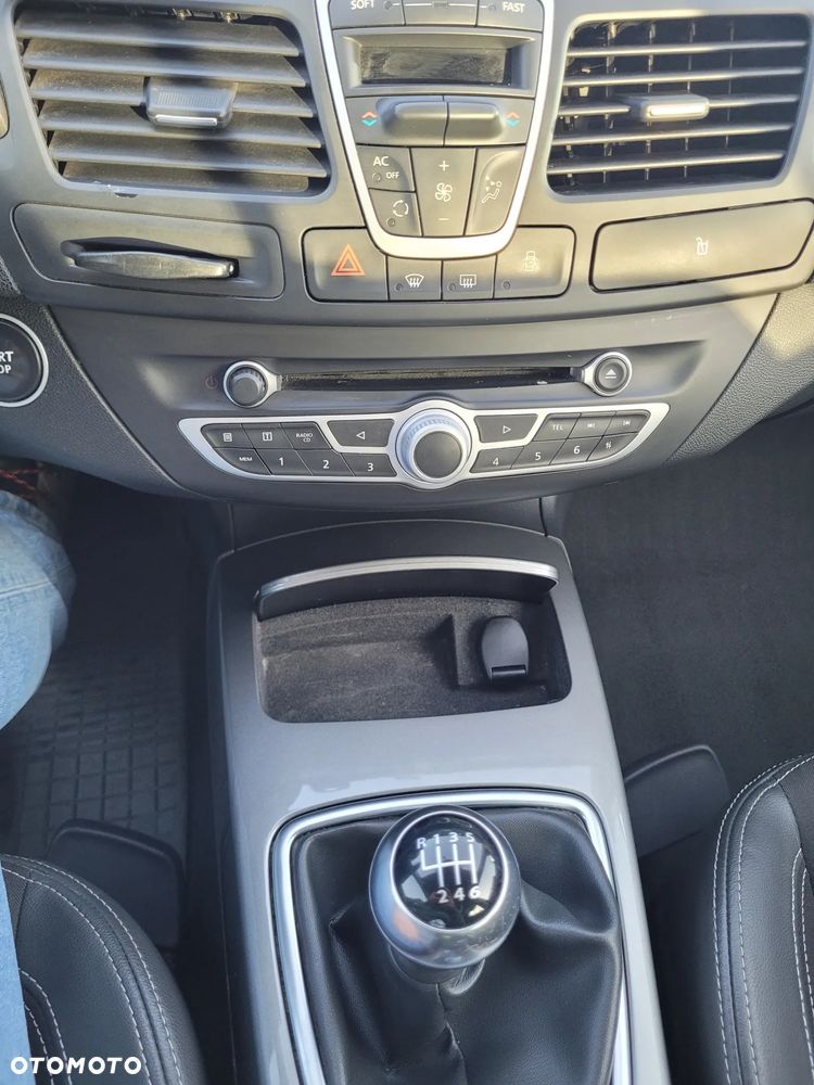 Renault Laguna dCi 110 FAP Paris Business - 15