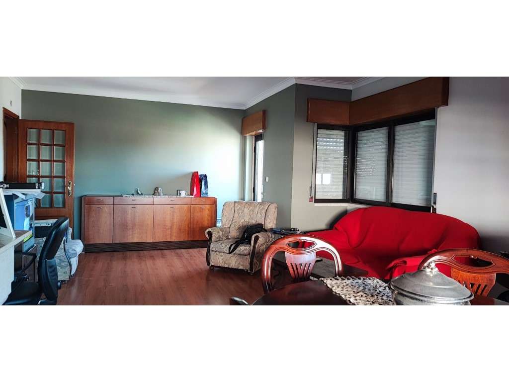 Apartamento T2 com Vista Rio e uma Box na Póvoa de Santa Iria - Grande imagem: 3/15