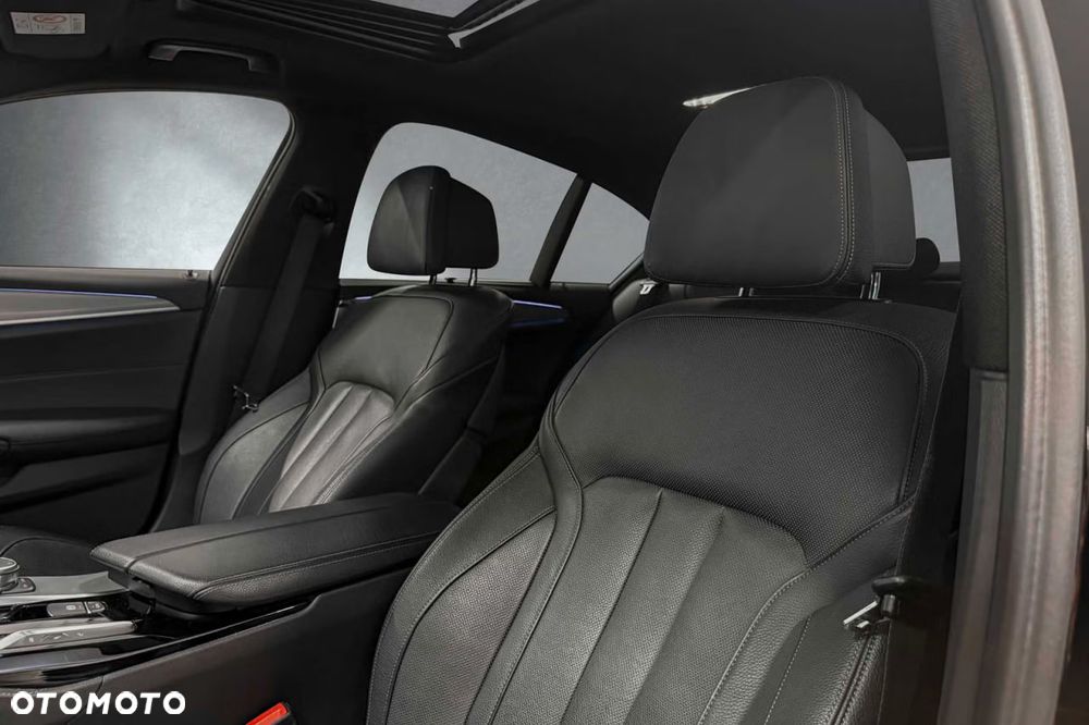 BMW Seria 5 530e M Sport Edition - 18