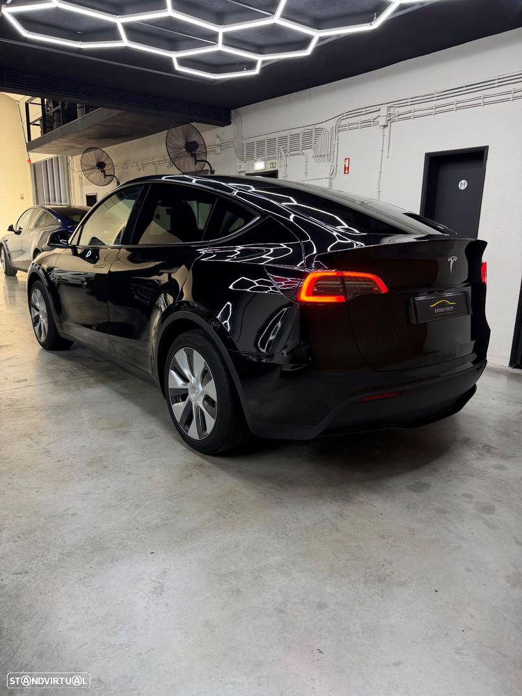 Tesla Model Y Standard - 5