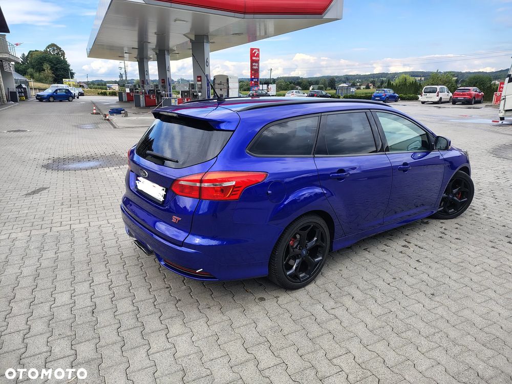 Ford Focus 2.0 EcoBoost ST mit Leder-Sport-Paket - 4