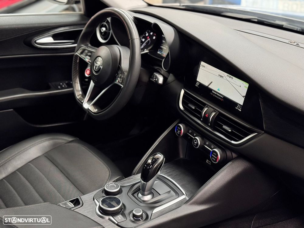 Alfa Romeo Giulia 2.2 Diesel AT8-Q4 Super - 9
