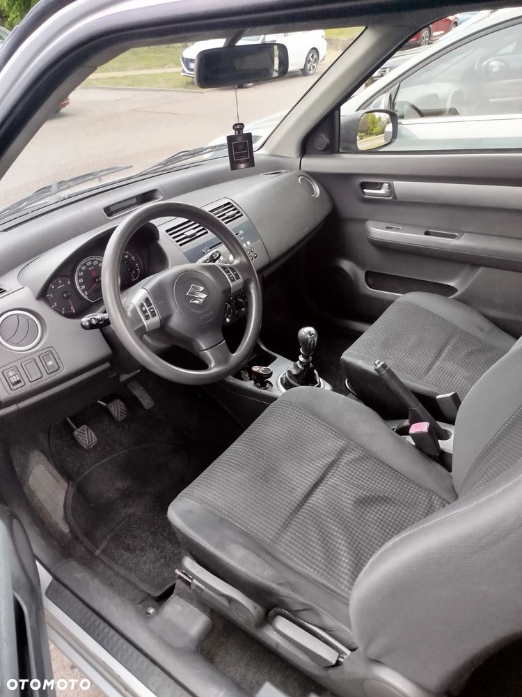 Suzuki Swift - 7