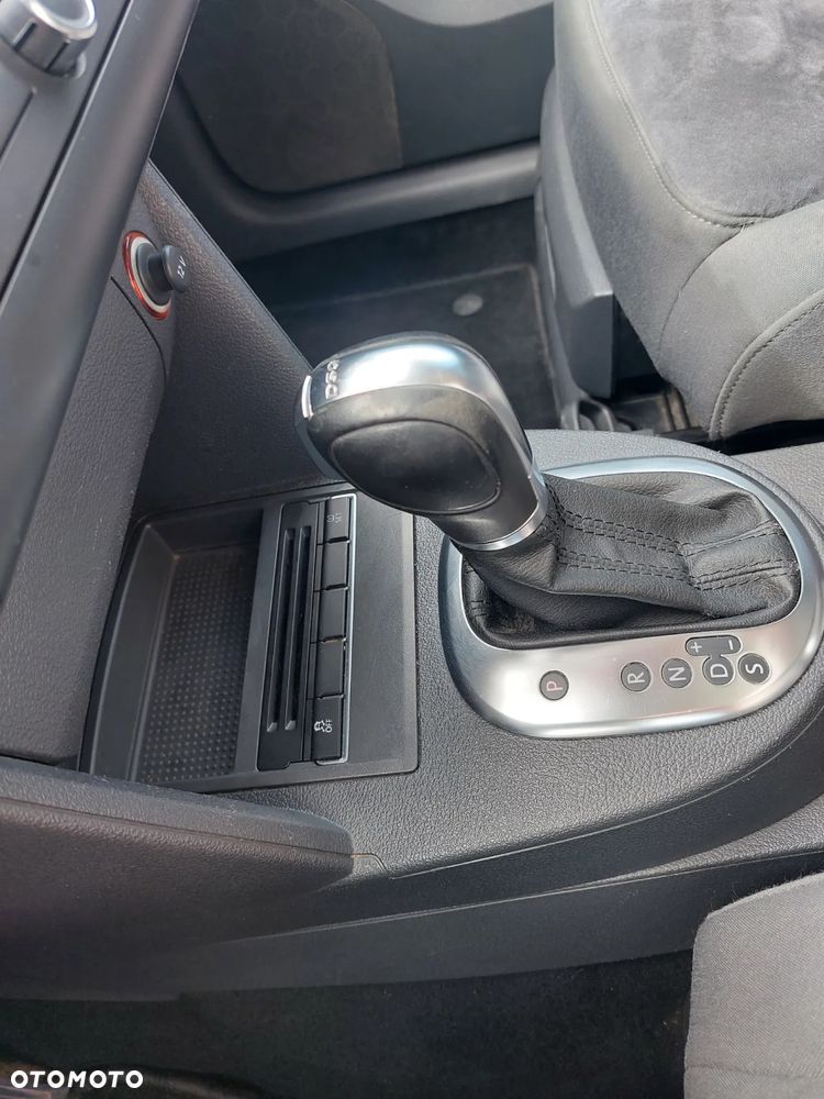 Volkswagen Touran 2.0 TDI DPF Highline DSG - 19