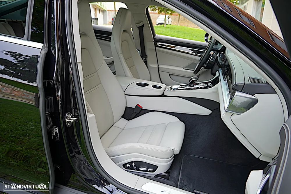 Porsche Panamera 4 E-Hybrid - 28