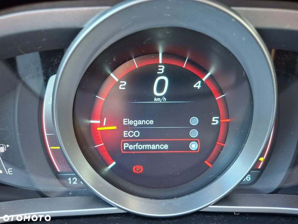 Volvo V40 D2 Momentum - 4