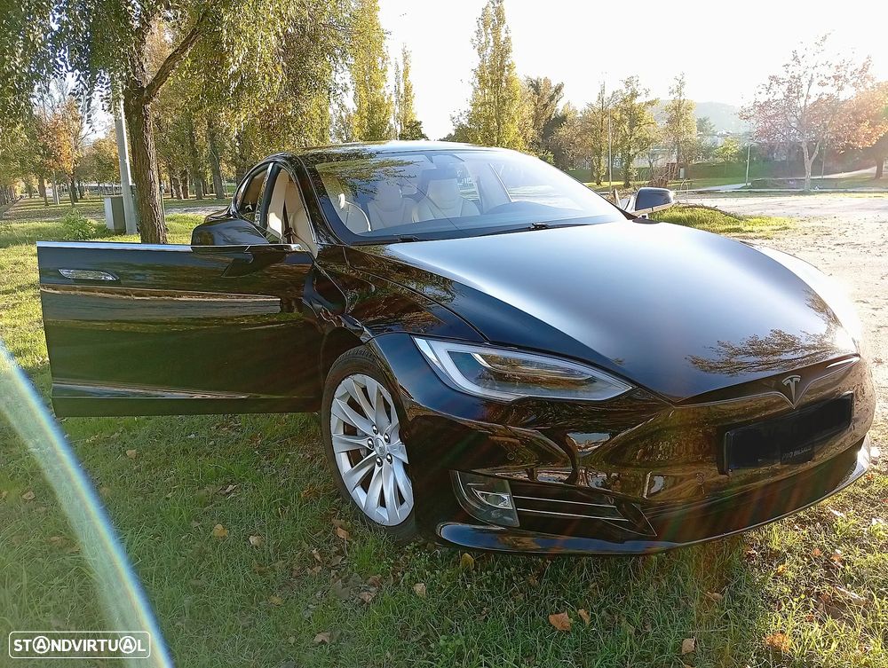 Tesla Model S - 2