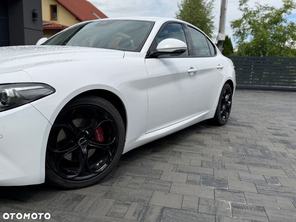 Alfa Romeo Giulia - 11