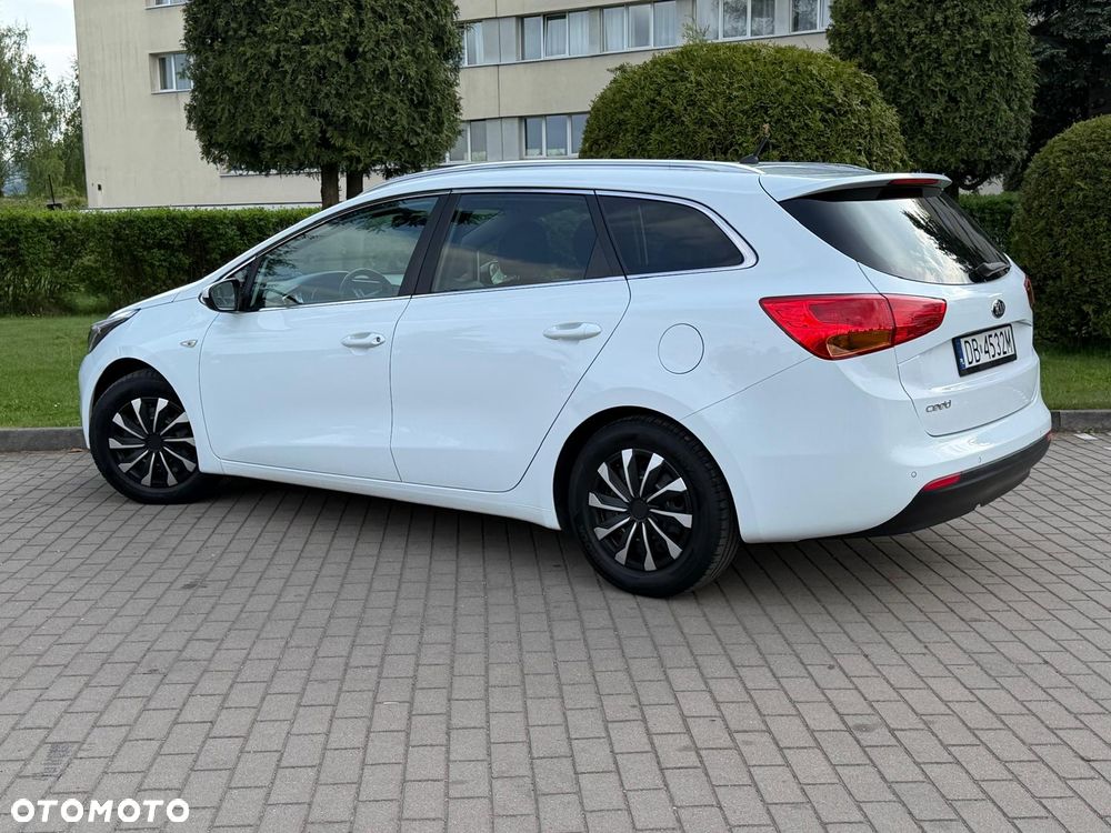 Kia Ceed 1.6 GDI Fifa World Cup Edition - 20