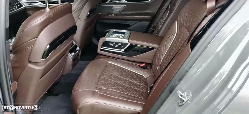 BMW 745 e iPerformance Pack M Auto - 15