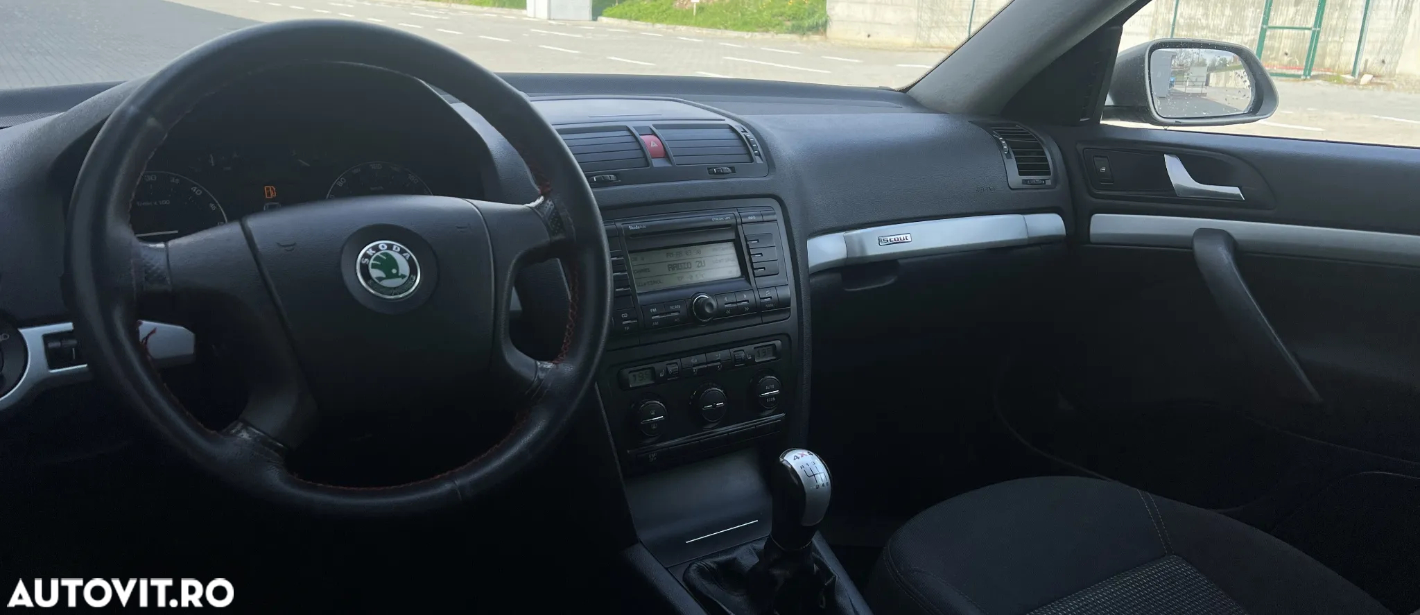 Skoda Octavia Combi 2.0 TDI DPF 4x4 Scout - 9