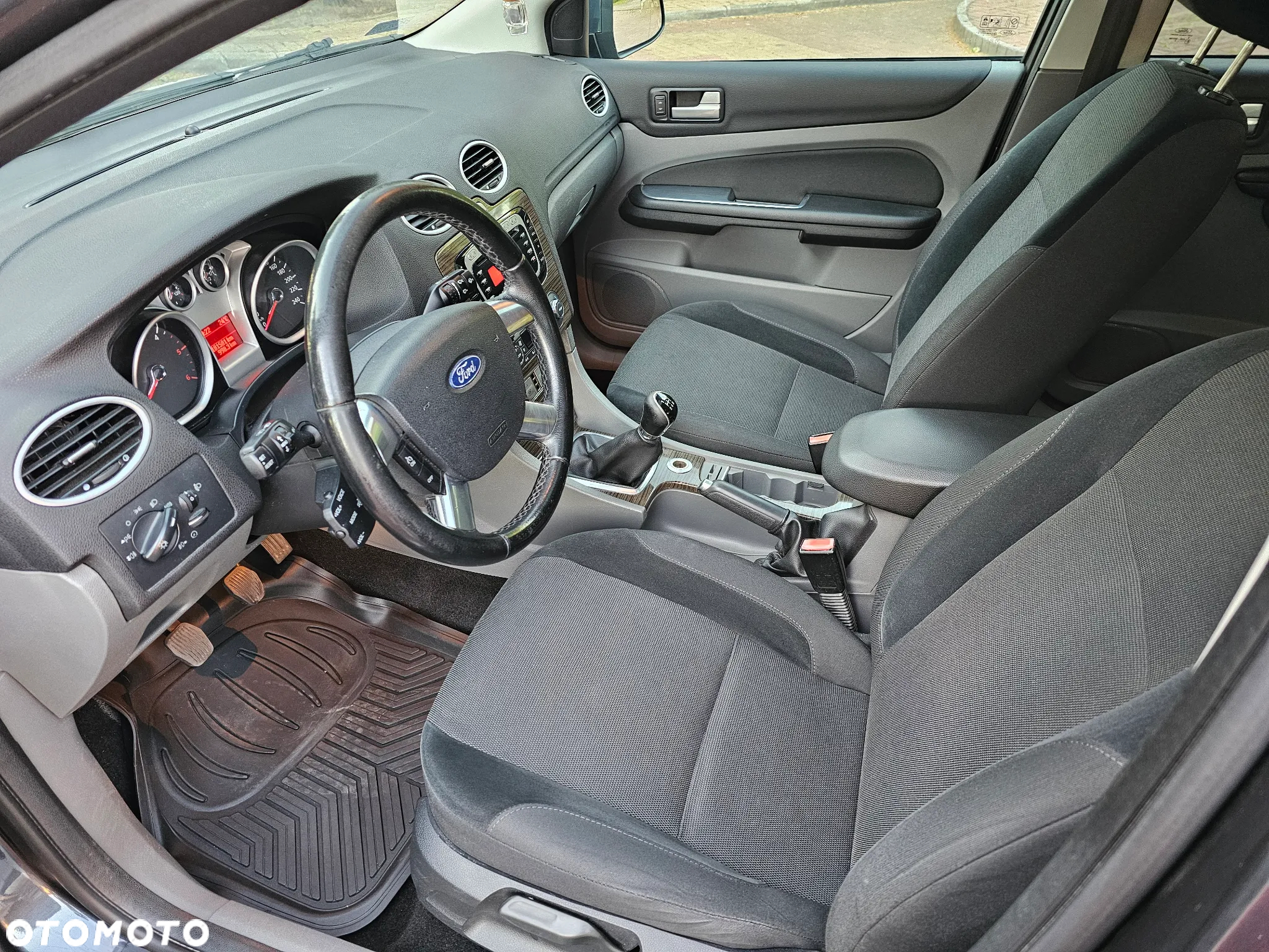 Ford Focus 1.8 TDCi Ghia - 10