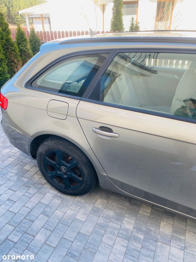 Audi A4 Avant 2.0 TDI DPF Ambiente - 9