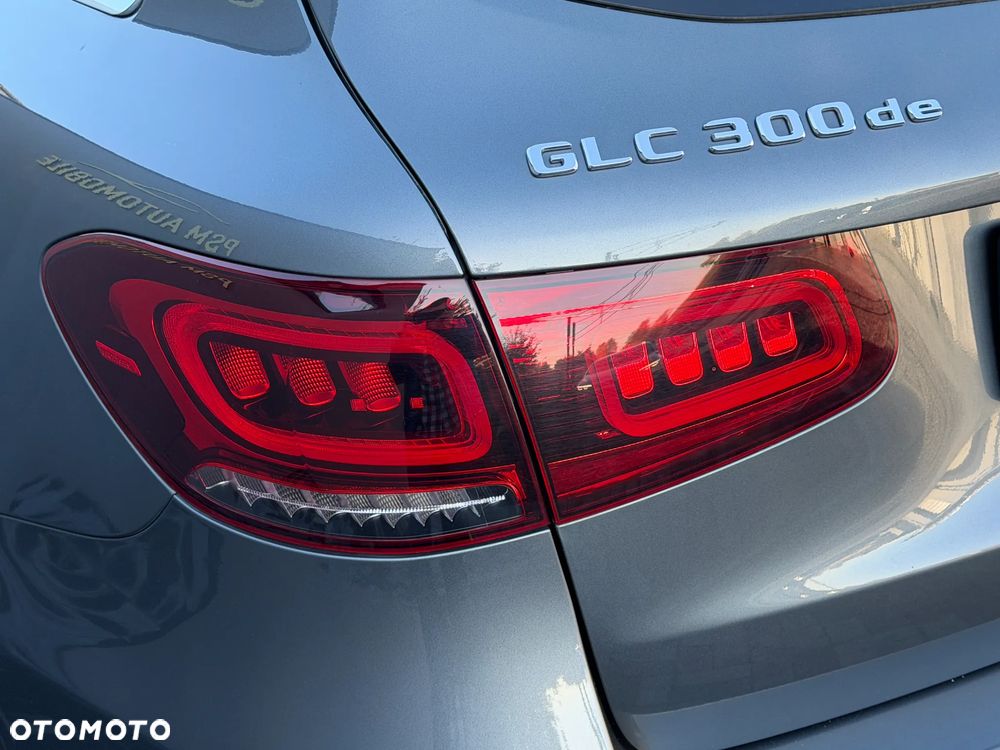 Mercedes-Benz GLC 300 de 4-Matic Business Edition - 12