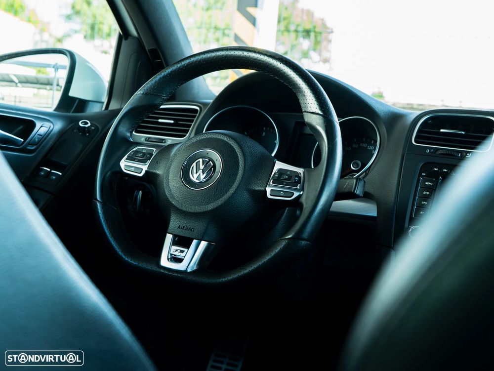VW Golf 1.6 TDi Highline - 18