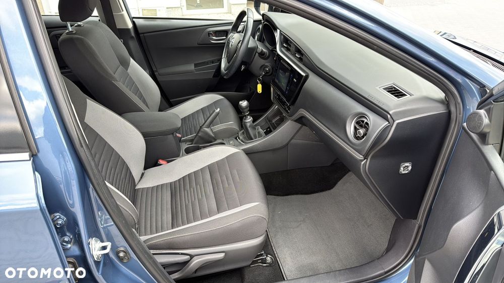 Toyota Auris - 7