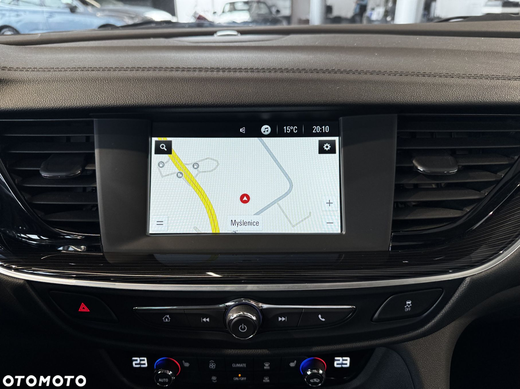 Opel Insignia - 25