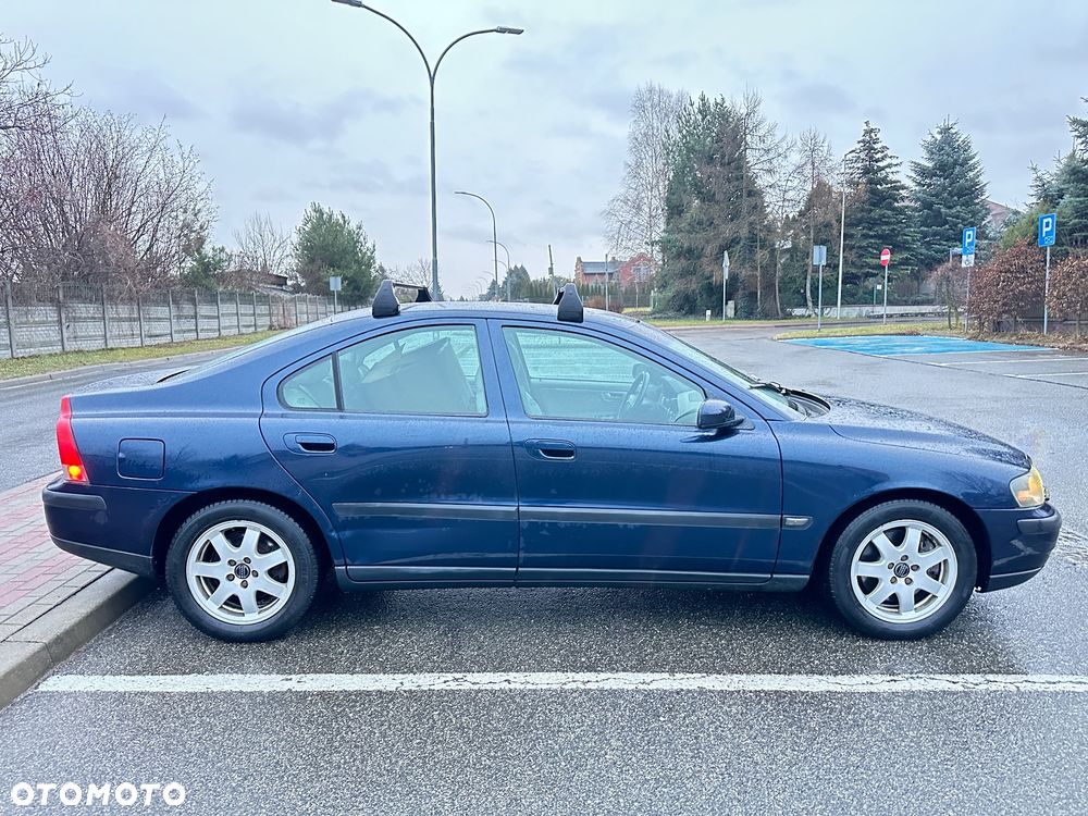 Volvo S60 2.4D5 Momentum - 4