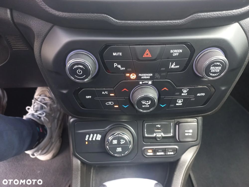 Jeep Renegade 1.3 T-GDI 4xe Automatik Limited - 27