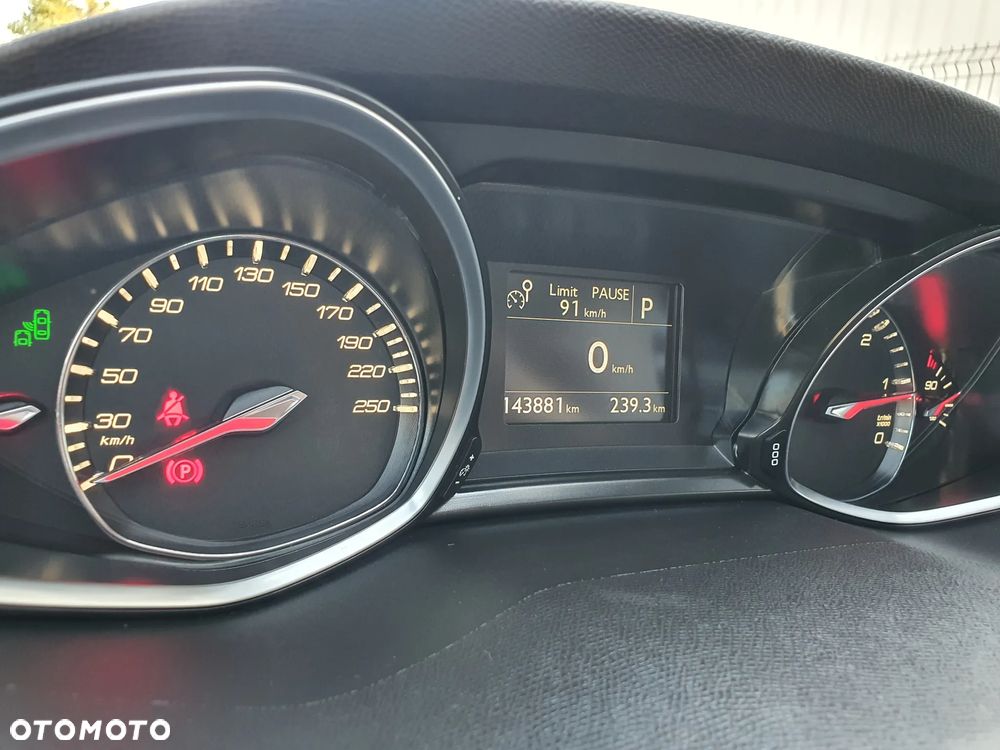 Peugeot 308 BlueHDi 180 EAT8 Stop & Start GT - 22