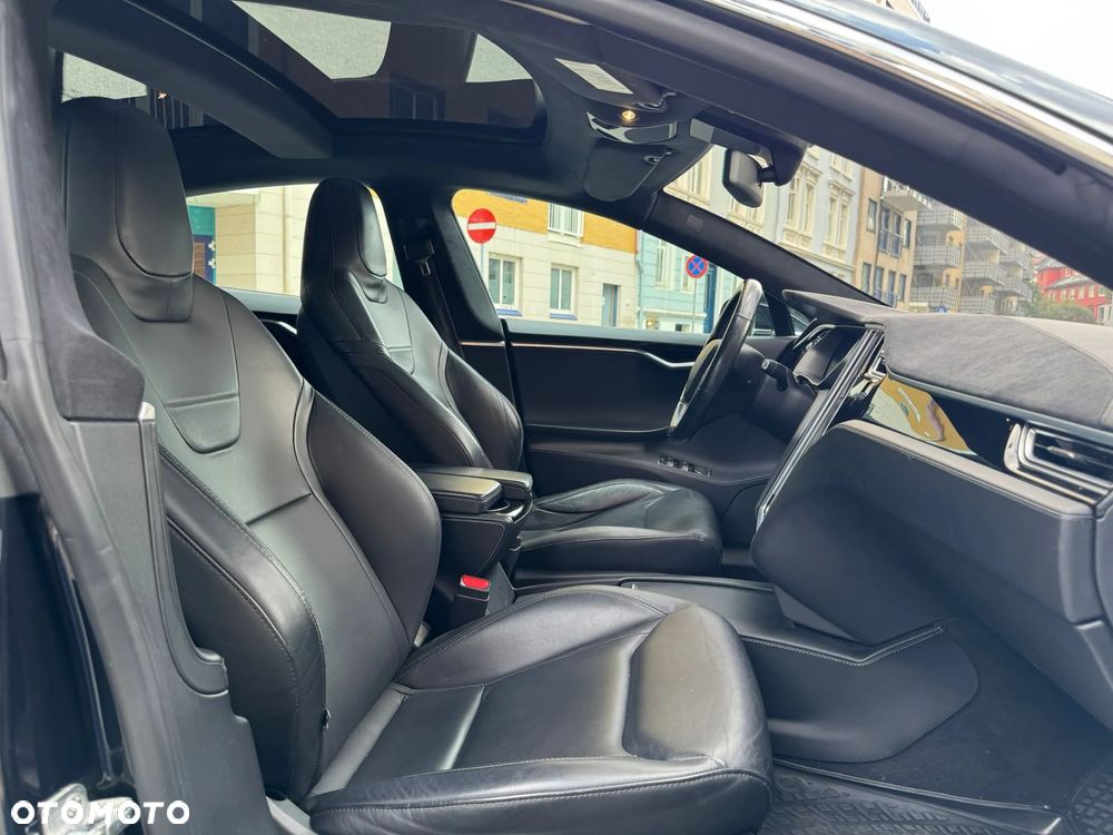 Tesla Model S Long Range Plus - 18