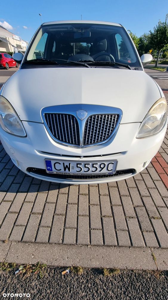 Lancia Ypsilon 1.4 S MomoDesign (5 os.) - 7
