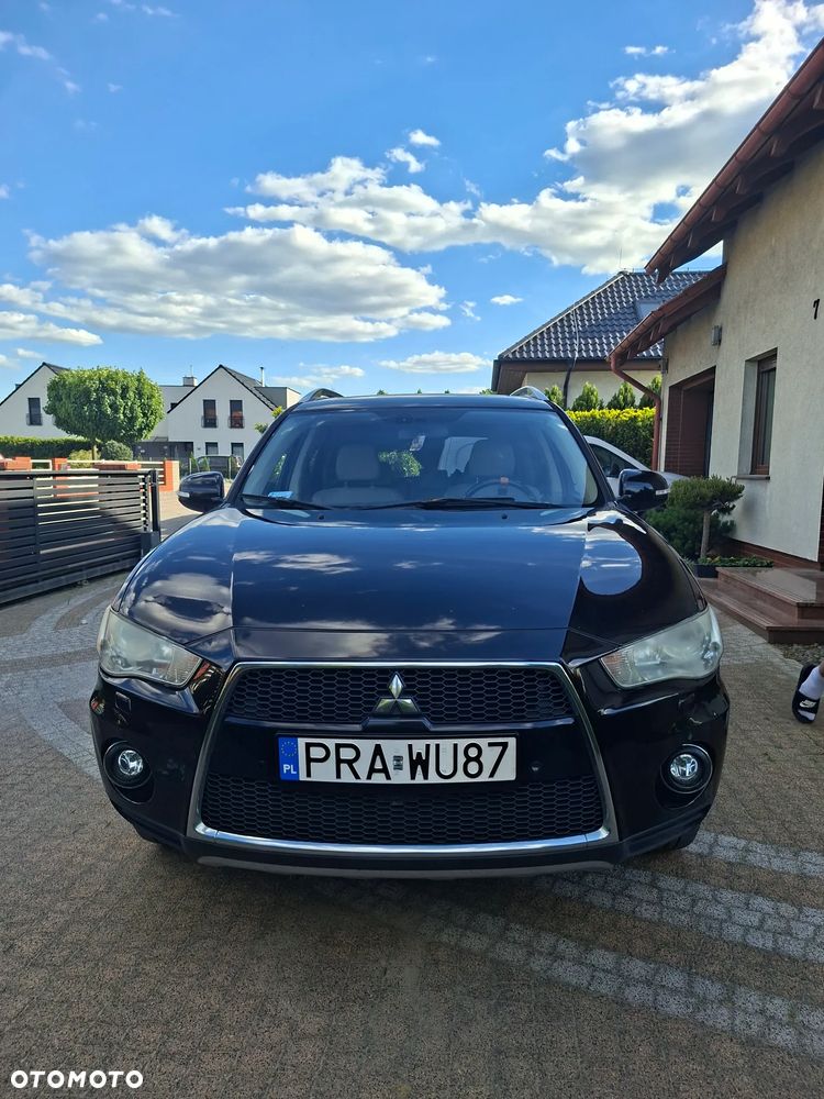 Mitsubishi Outlander 2.0 DID Instyle NAVI - 4