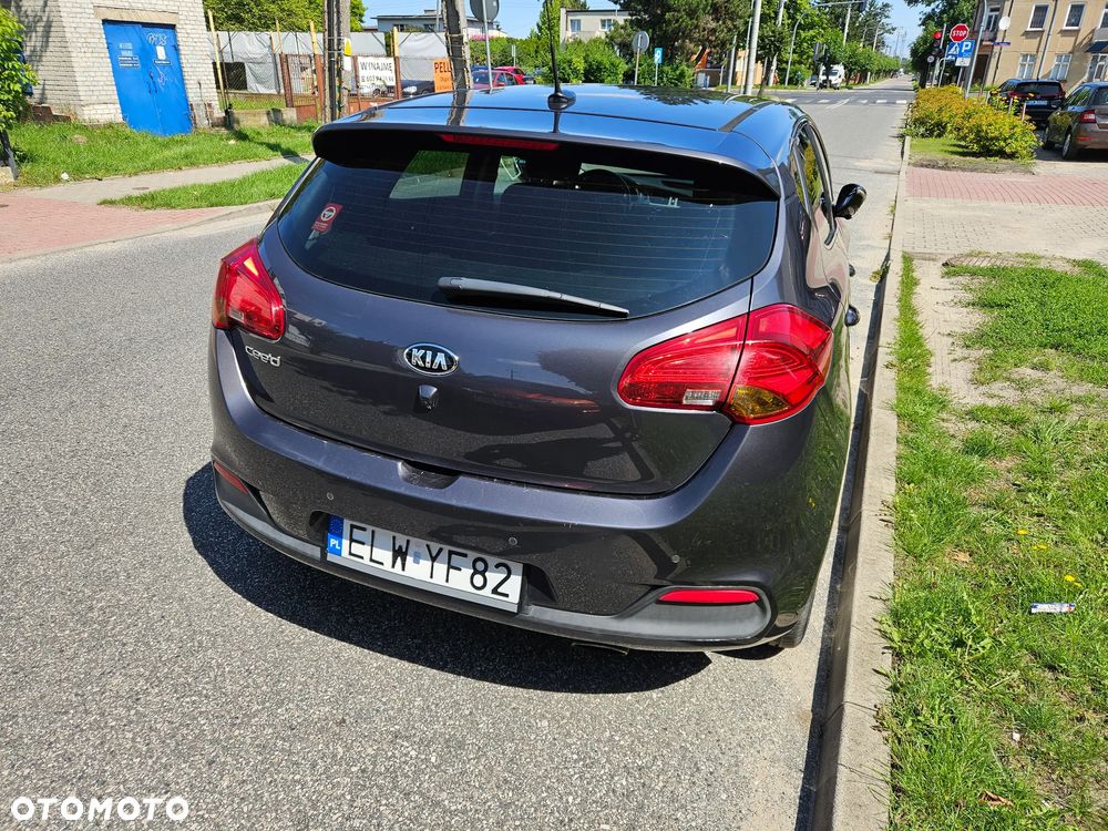Kia Ceed 1.4 L - 5