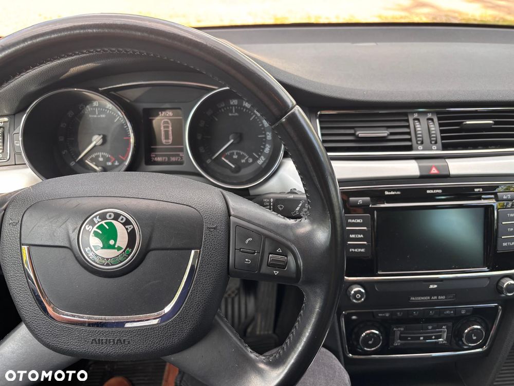 Skoda Superb 2.0 TDI Ambition - 27