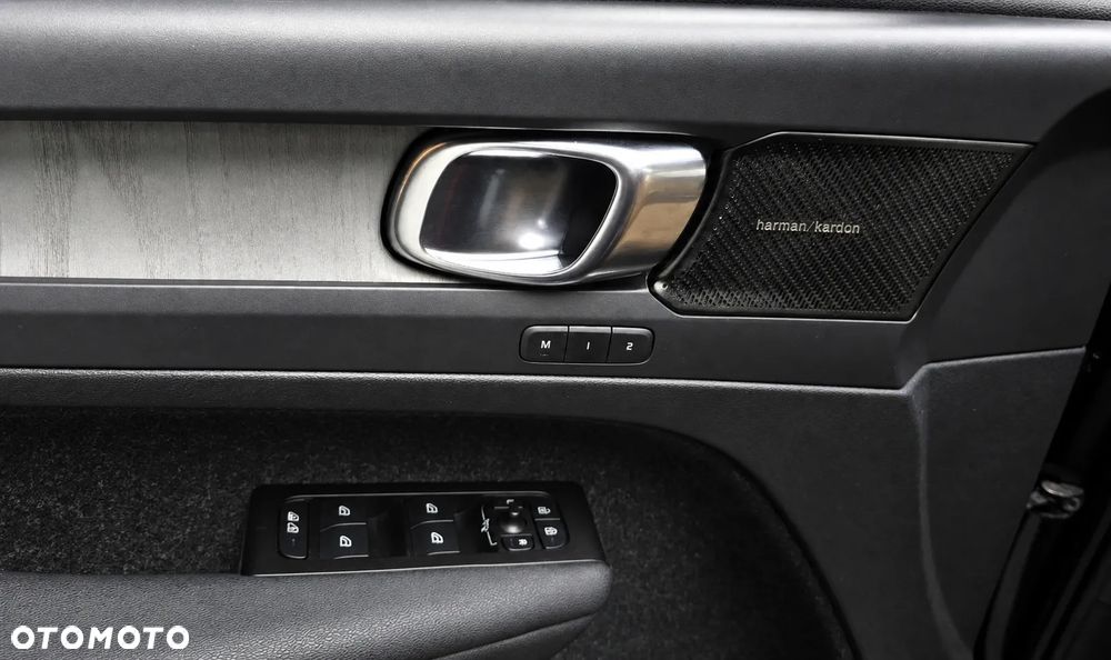 Volvo XC 40 - 18