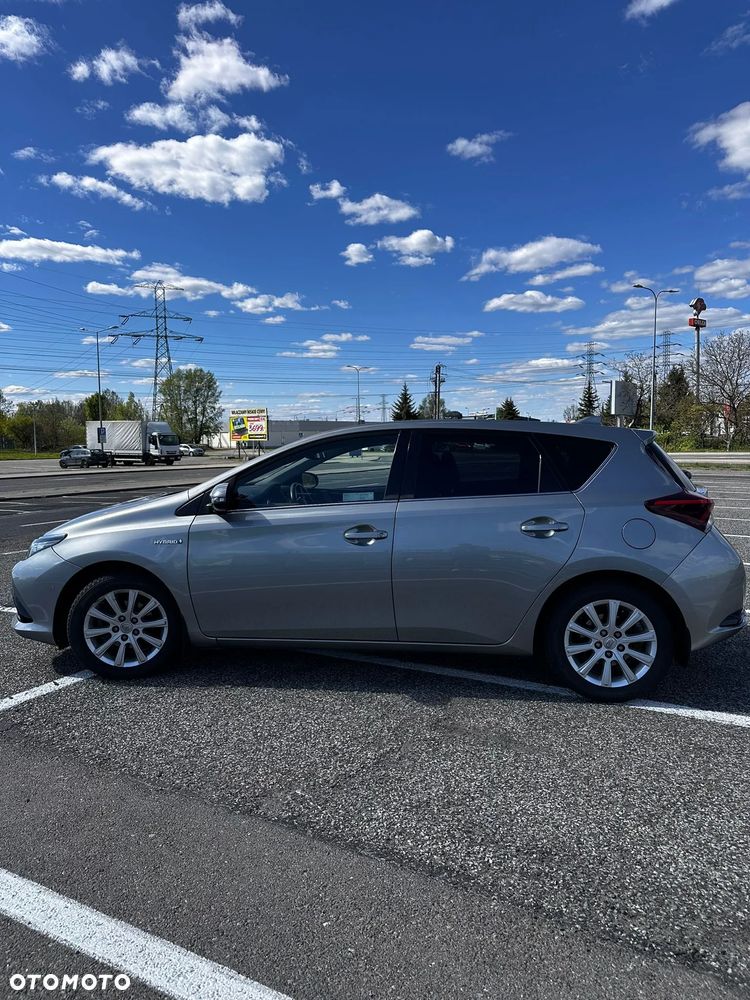 Toyota Auris Hybrid 135 Prestige - 9