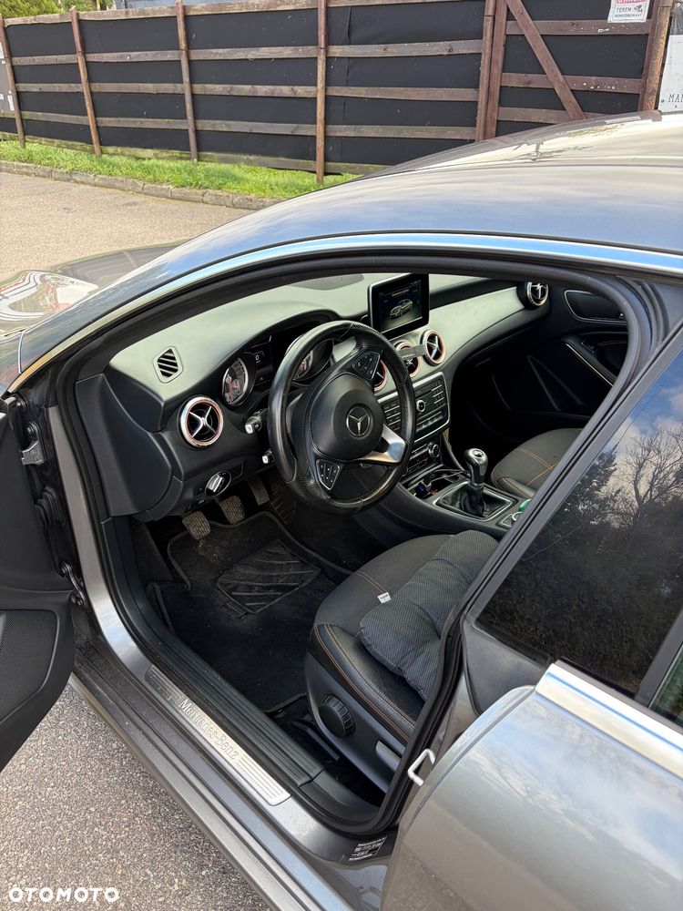Mercedes-Benz CLA 180 d - 5