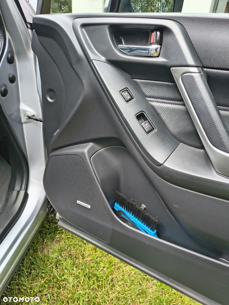 Subaru Forester 2.0 XT Platinum Lineartronic - 19