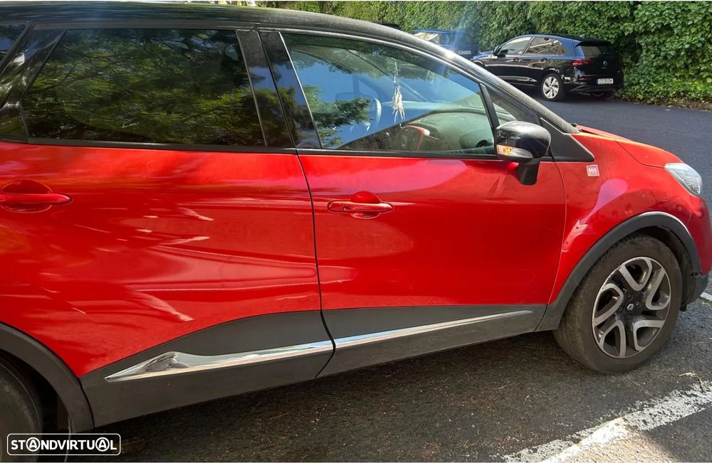 Renault Captur 1.5 dCi Helly Hansen EDC - 4