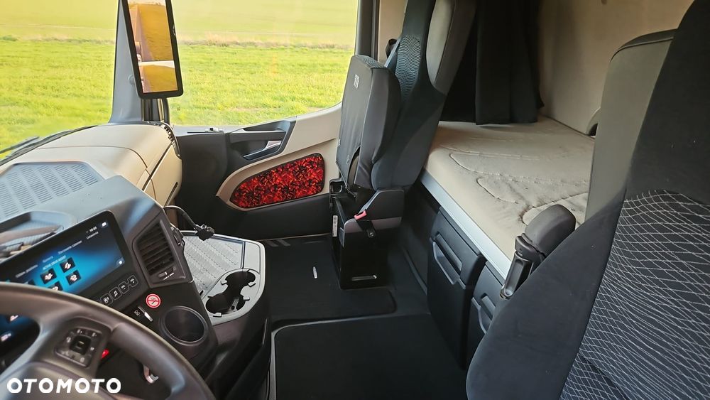 Mercedes-Benz Actros 2142 - 14