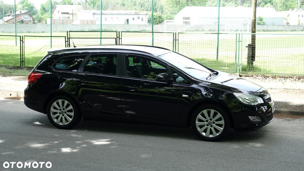 Opel Astra 1.6 Turbo - 37