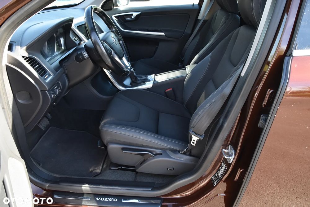 Volvo XC 60 D4 Geartronic Momentum - 26